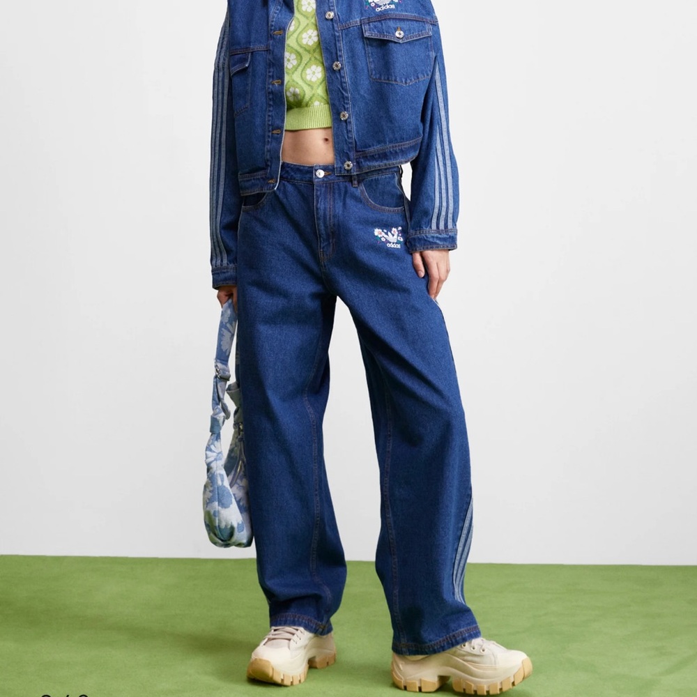 NWT Adidas Relaxed Fit size 6 women’s denim floral embroidered